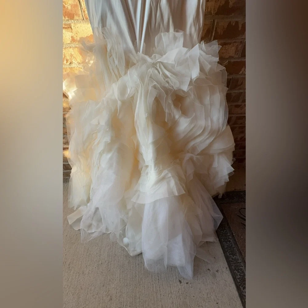 Vera Wang Kathleen Strapless Cream wedding Gown size 4 - Picture 11 of 14